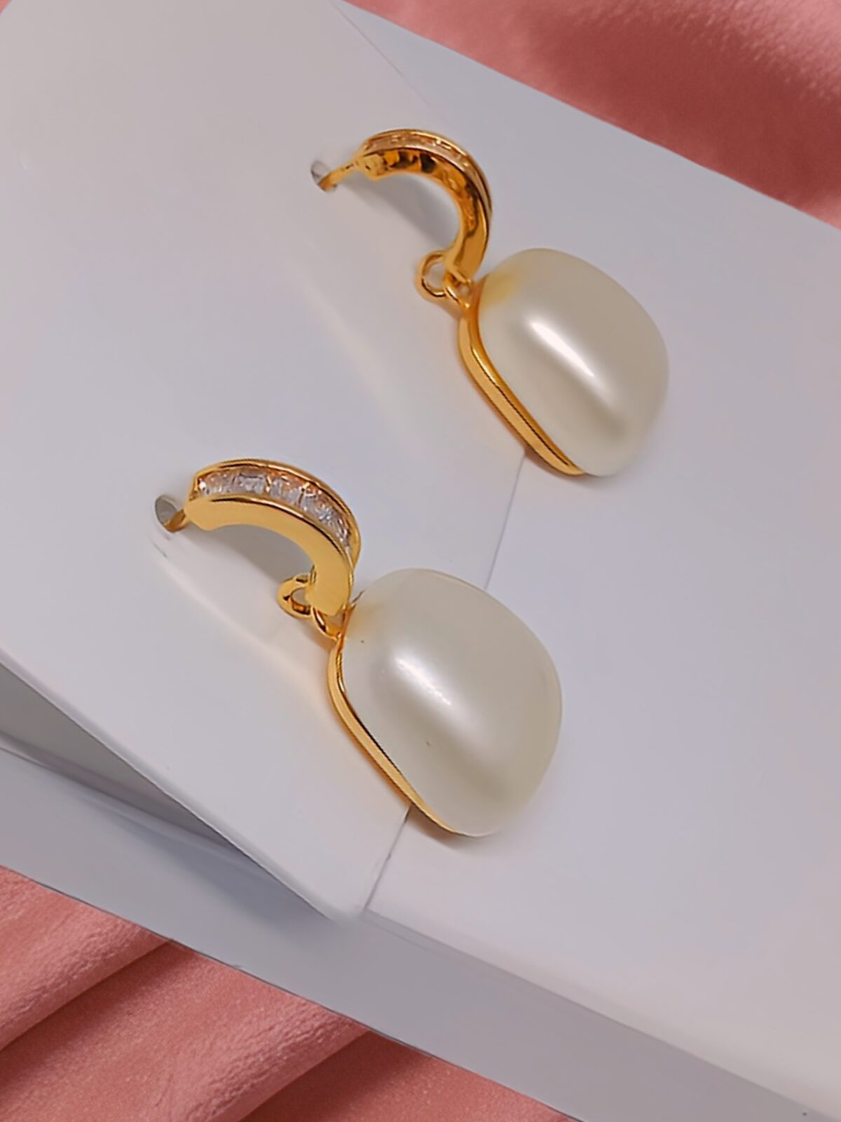 Rhinestone Pearl Alloy Gold Earring