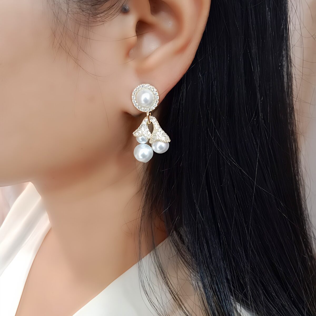 Dg Fashion Flower White Pearl Earring