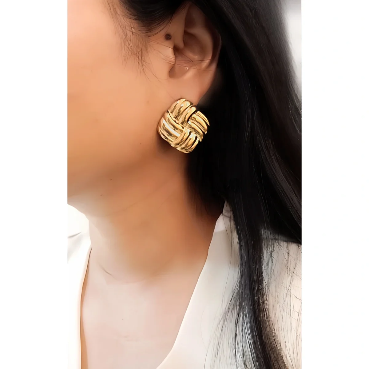 Gold Plated Ribbed square Earring