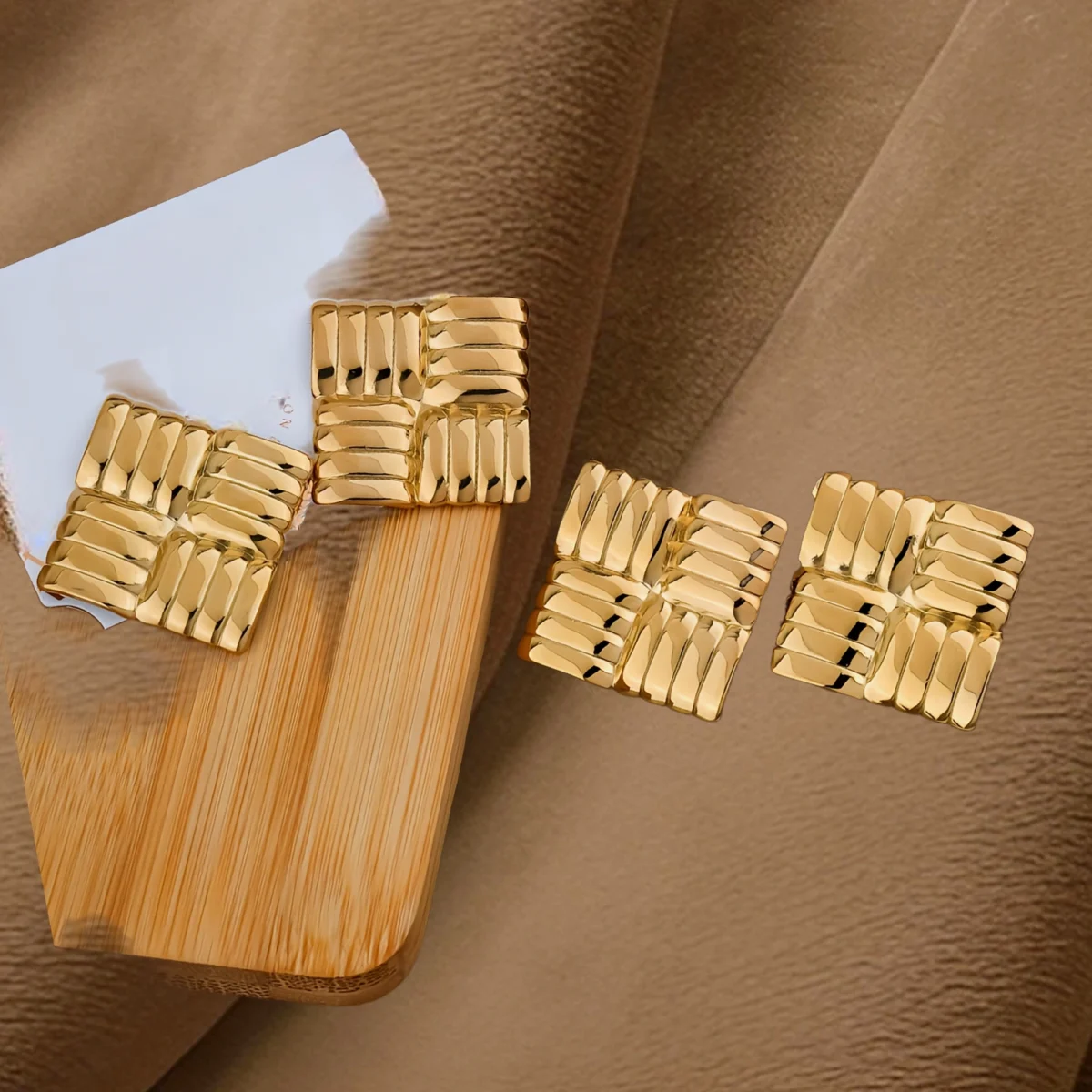 Gold Plated Ribbed square Earring