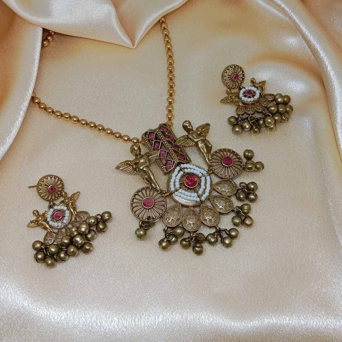 Antique Matt Gold Chain Paachi Pendant Necklace Set