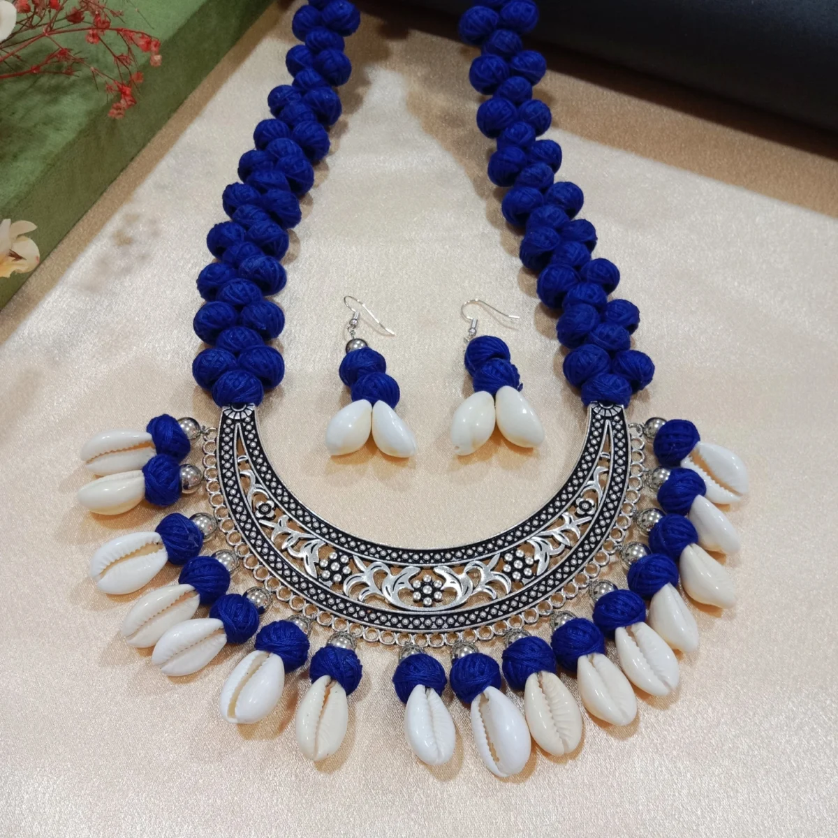 Handmade Artisan Stunning Kaudi Shells Boho Chic Necklace Set