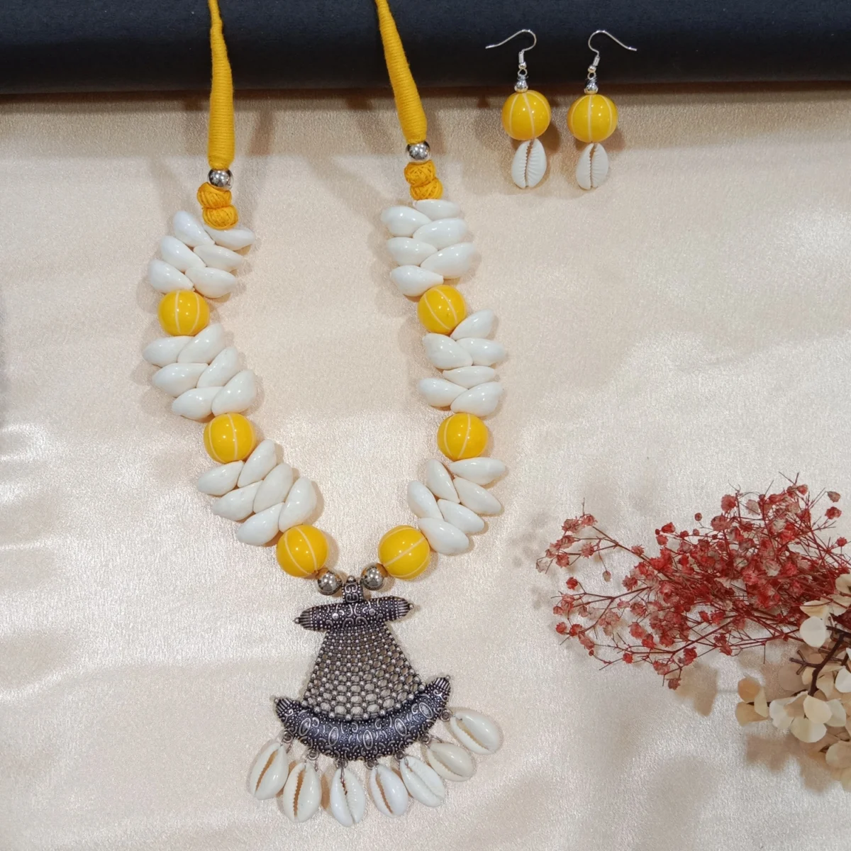 Handmade Artisan Boho Chic Kaudi Beads Necklace Set