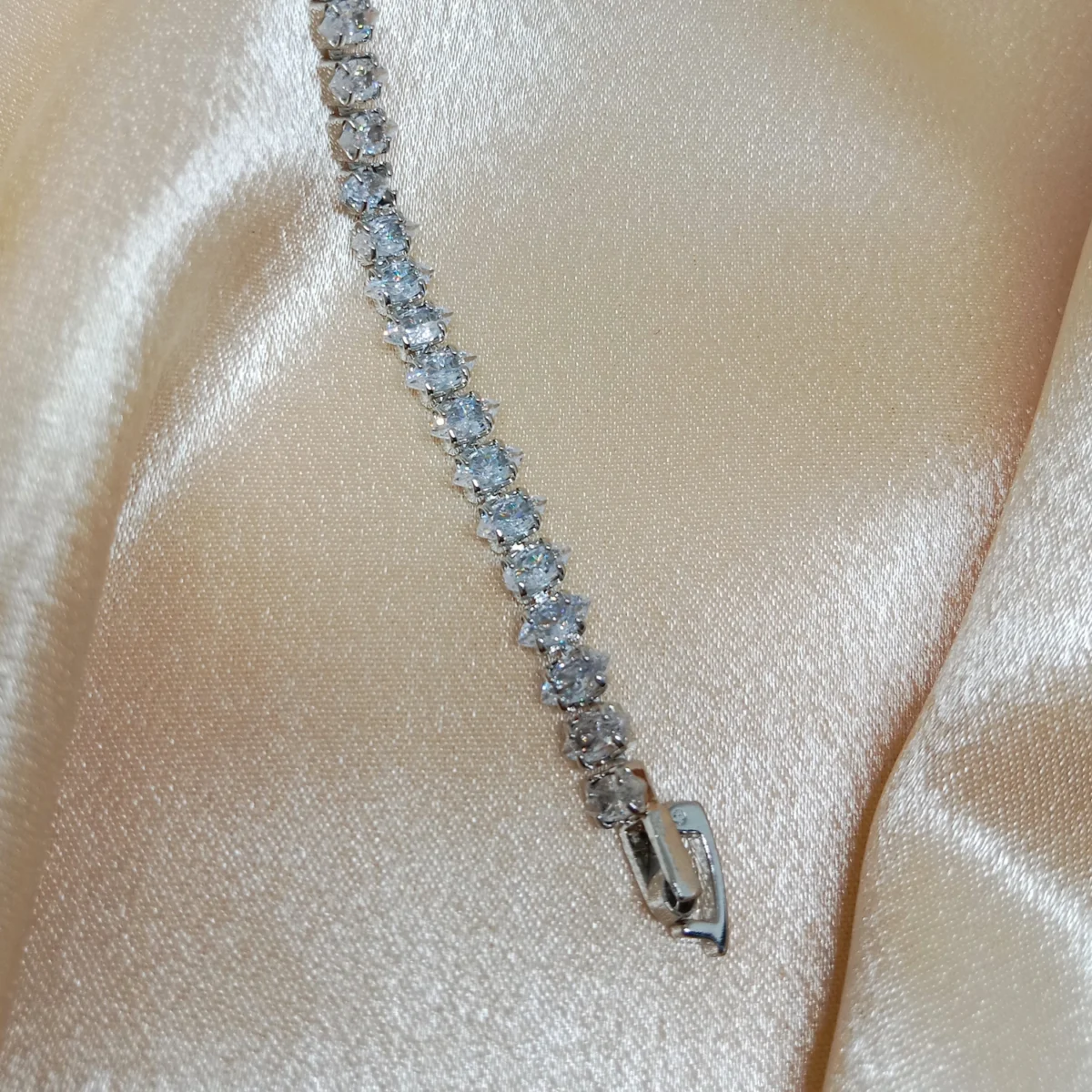 DG Single Line Diamond Tennis Bracelet