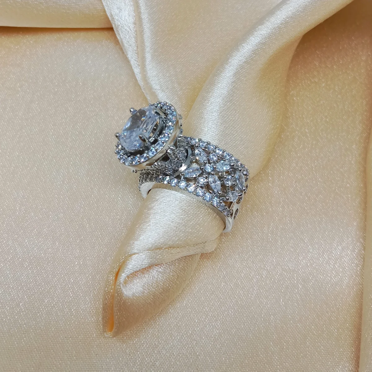 Luxe Solitaire DG Statement Ring