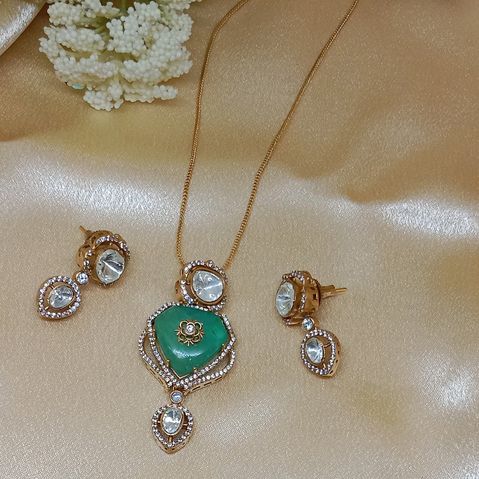 IMG_20250517_164553 Mehar Green Kundan Pendant Necklace Set