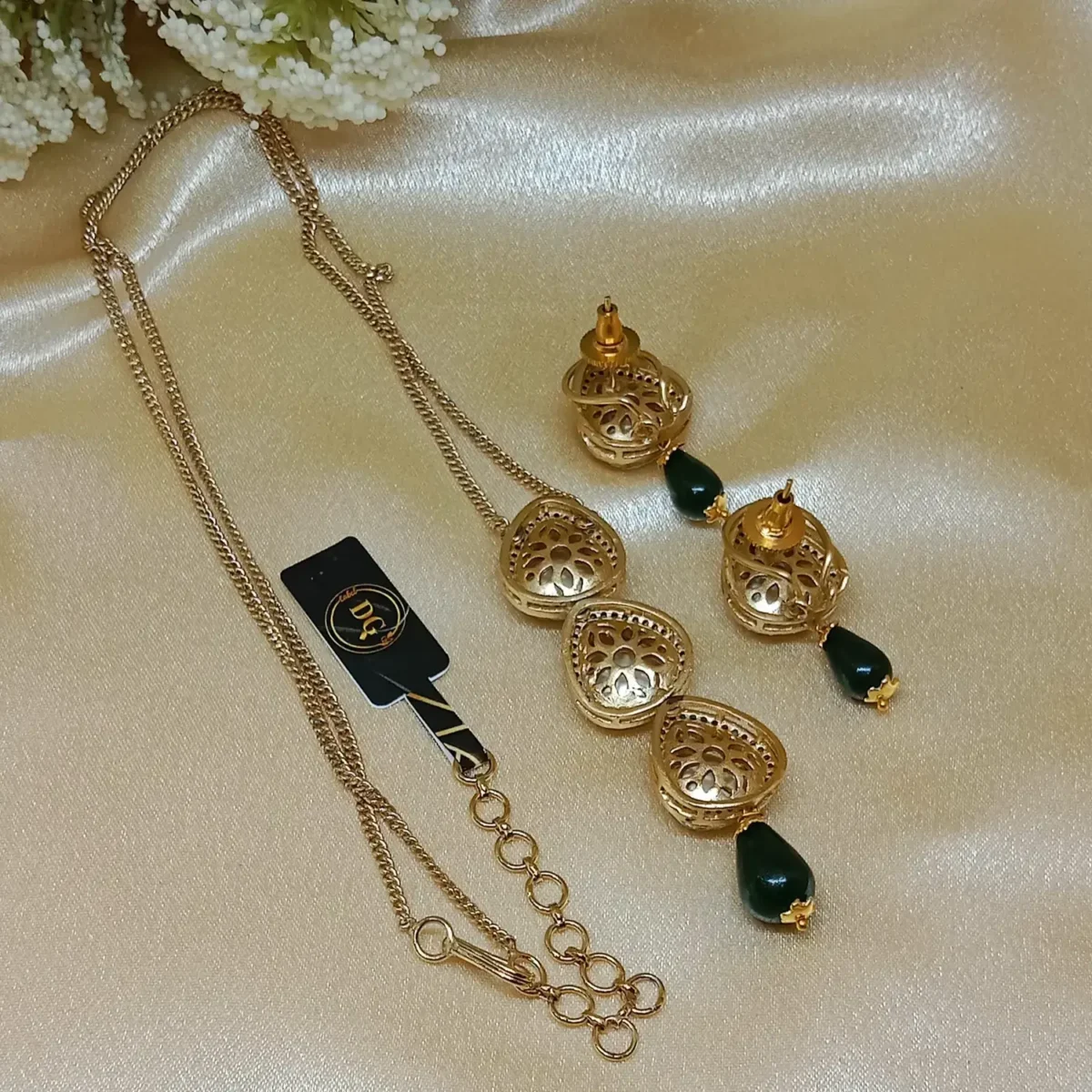 Polki Kundan Pendant Necklace Set
