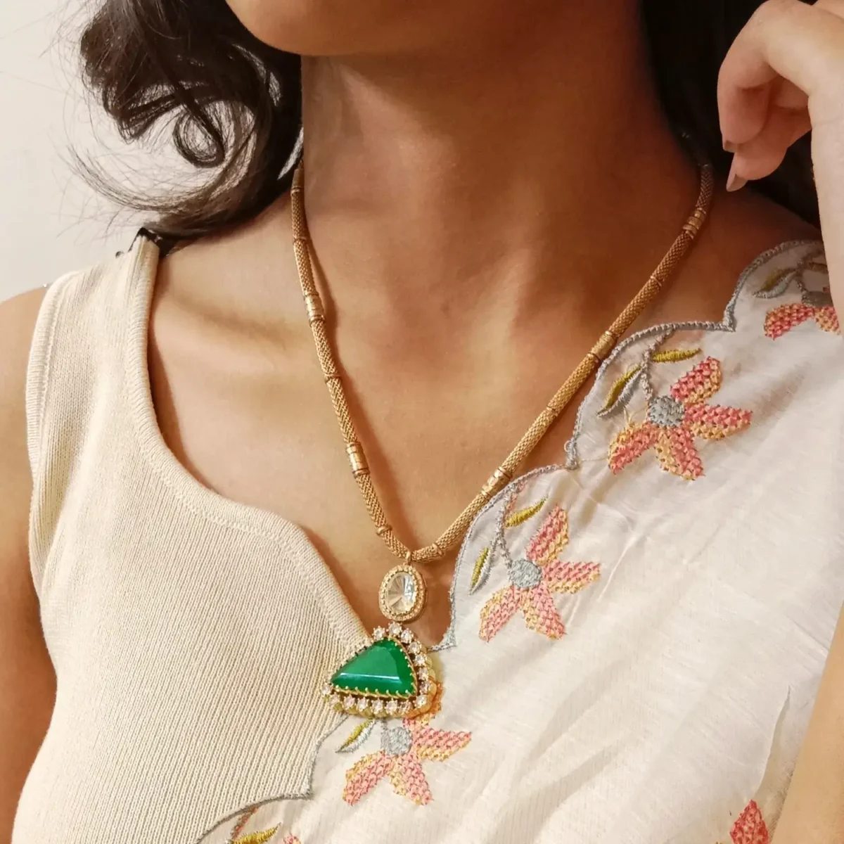 Aahana Emerald Radiance Pendant Set – The Label DG