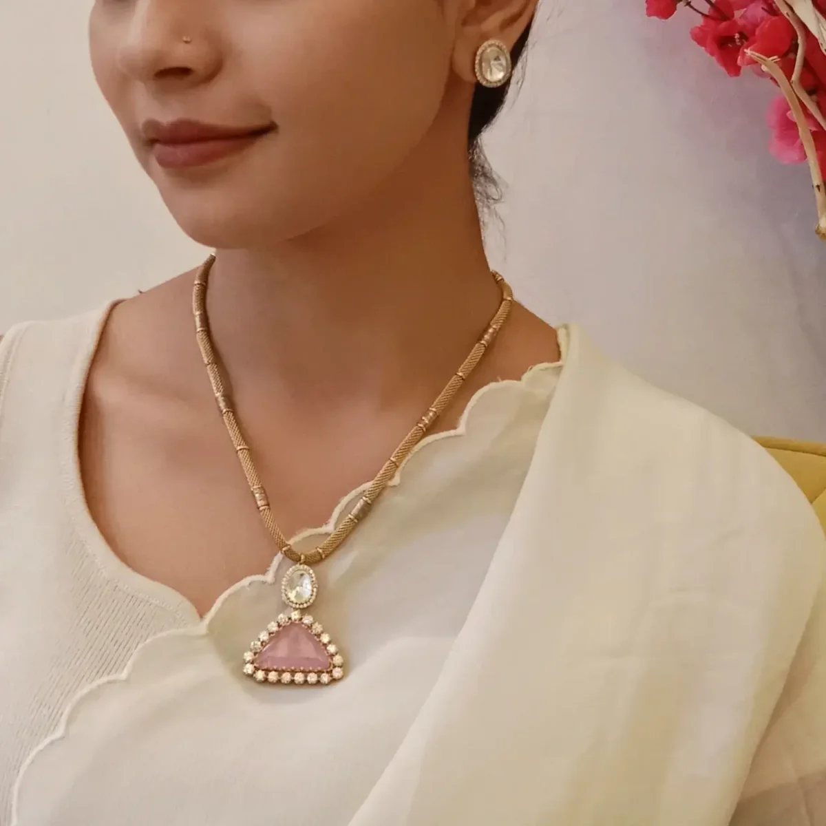 Aahana Emerald Radiance Pendant Set – The Label DG