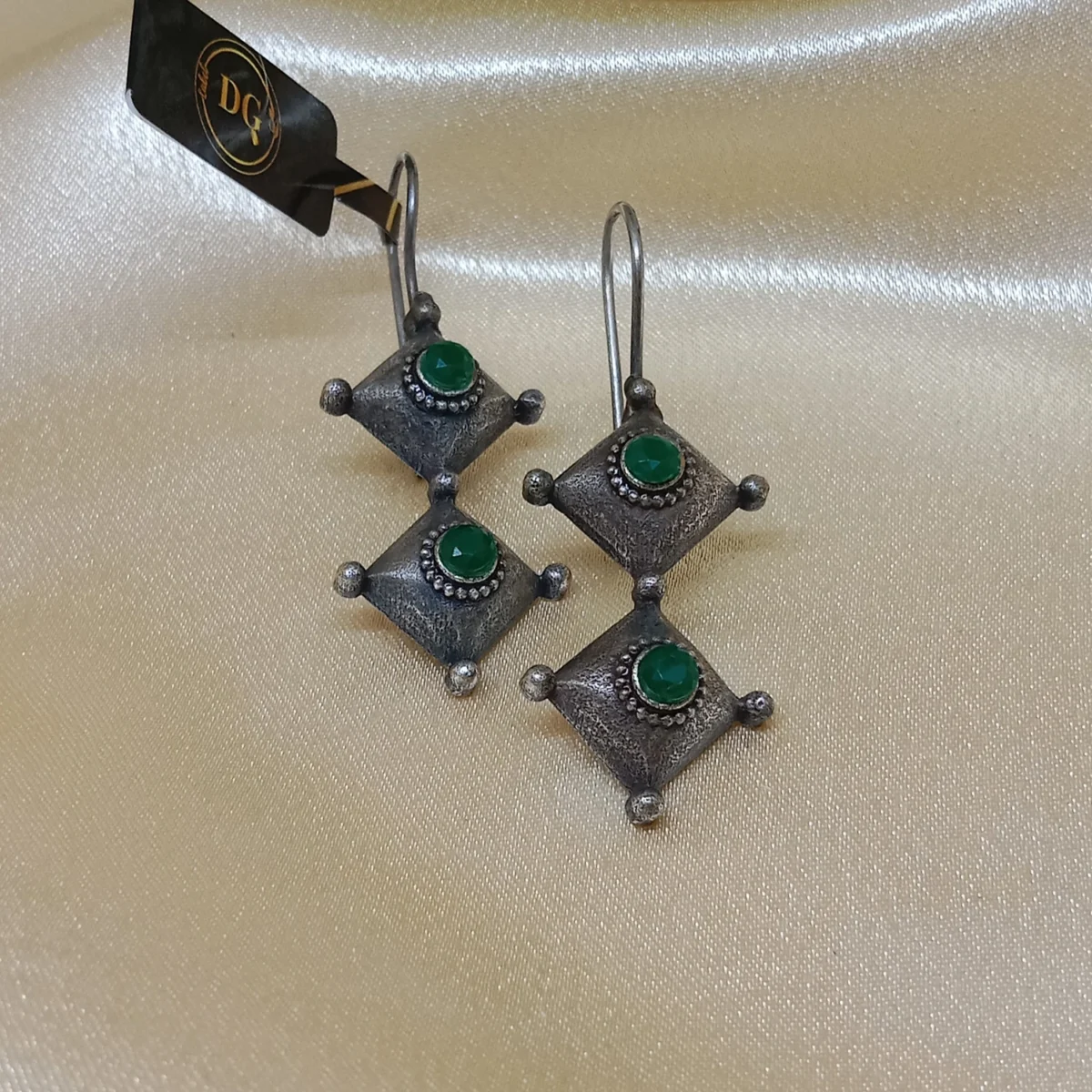 Vintage Charm Oxidized Green Stone Dangle Earrings – The Label DG